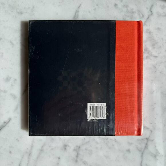 Ikebana by Clara Lee – Modern Flower Arrangement Art Book (Hardcover) - Picture 3 of 7